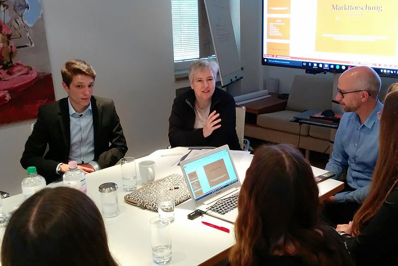 Studierende der Fontys International Business School im Austausch zur Generation D mit anyMOTION