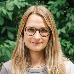 Julia Henze